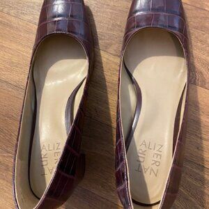 Naturalizer Square Toe block heel pump; Color - Wine; Size - 8M